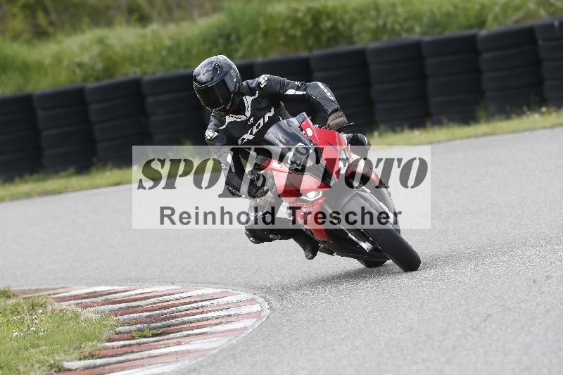 Archiv-2025/09 22.04.2025 Cornu Master School ADR/rot-rouge/80